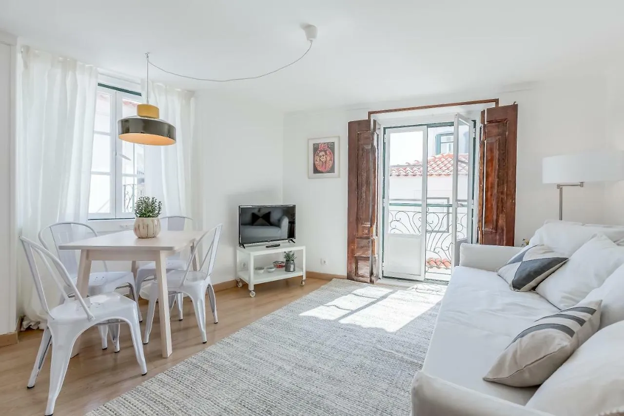 Light Filled Typical Apartment At Alfama, By Timecooler Lissabon