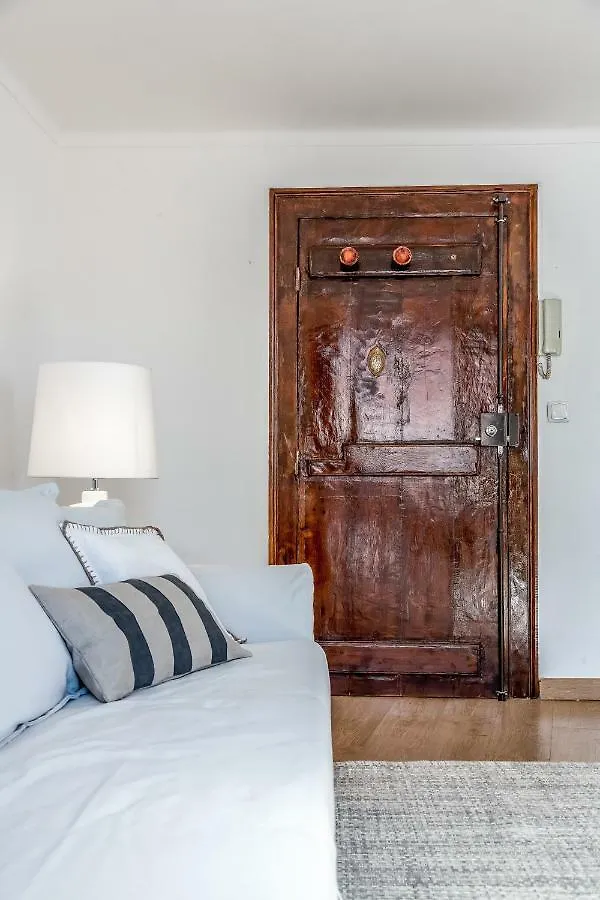 Light Filled Typical Apartment At Alfama, By Timecooler Lissabon